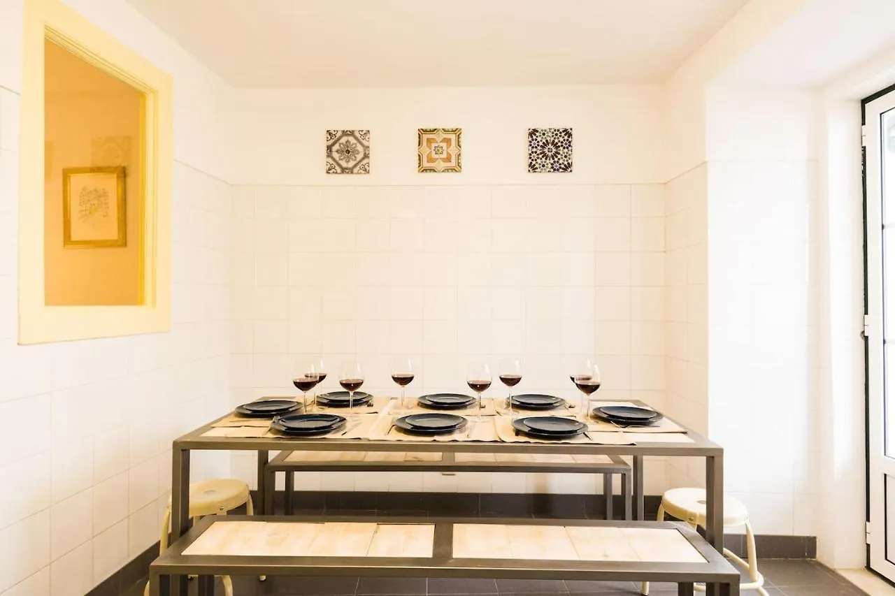 Ola Lisbon - Rato III Apartment Portugal