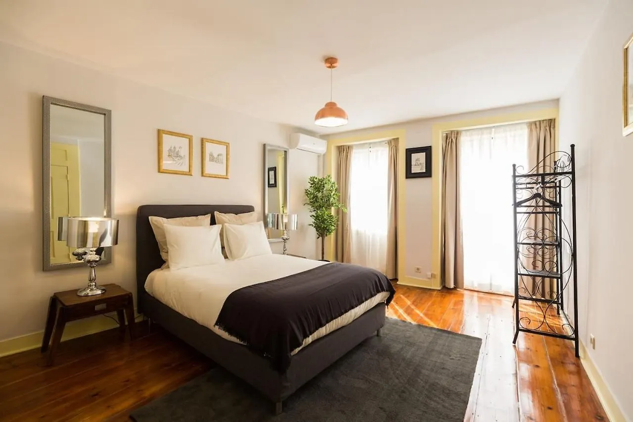 Ola Lisbon - Rato III Apartment Portugal